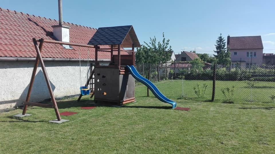 Penzion U Dvou Lip Drnholec Kültér fotó